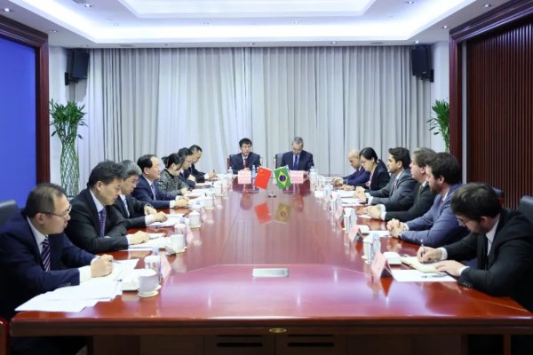 正规低息配资 工业和信息化部部长金壮龙在北京会见巴西通信部部长菲略